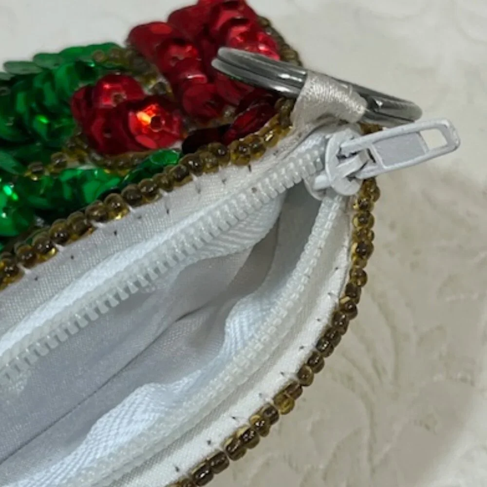 VTG Christmas Wreath Sequined Beaded Zip Change Coin Key Chain Purse Pouch 3.5